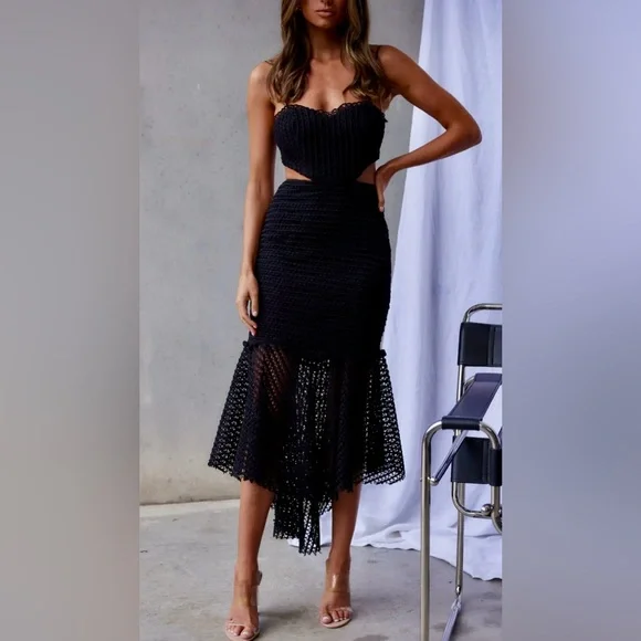 Black midi dress, lace overlay, never worn & no tags attached. - Picture 3 of 9